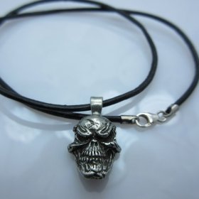 Grins Skull Pendant in Pewter by Schmuckatelli Co.